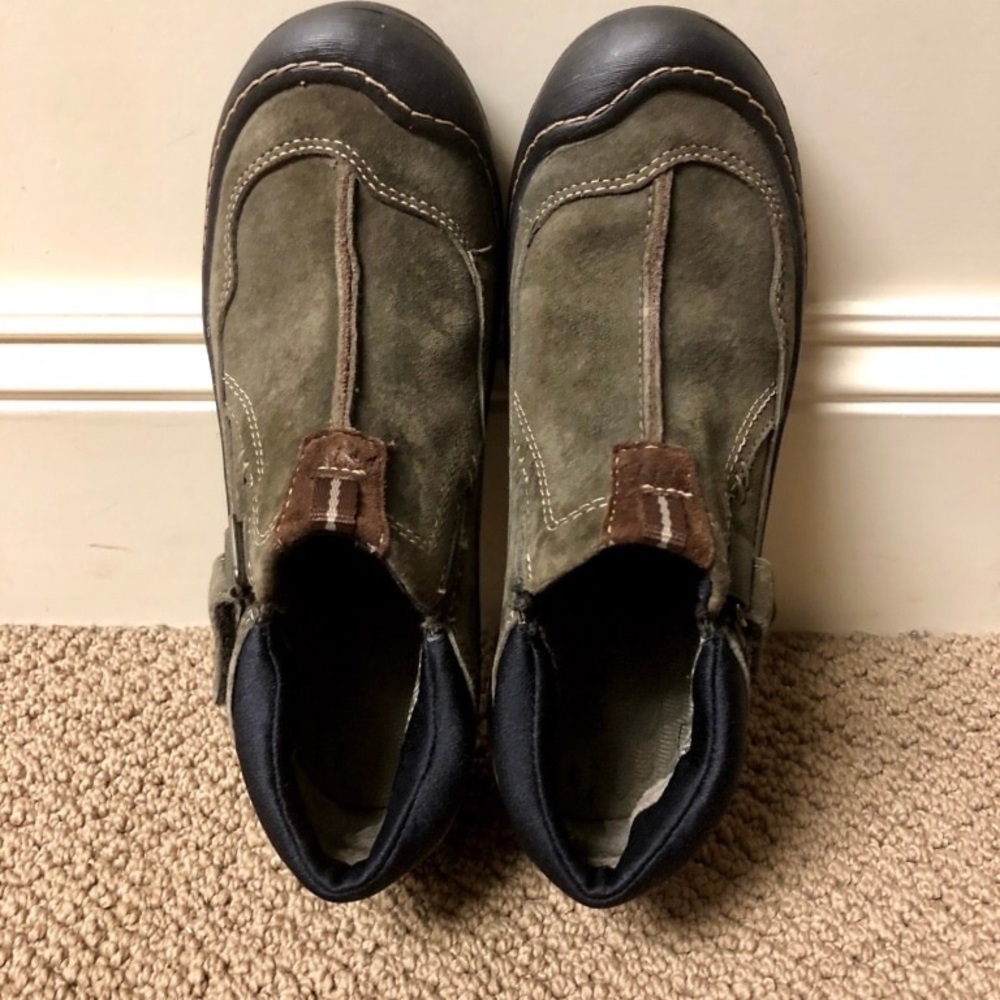 Worn once waterproof olive green privo shoes. sz 6